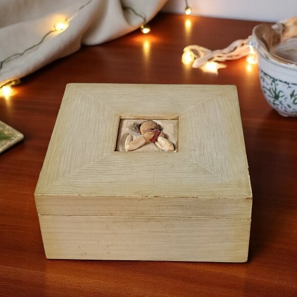 Willow Tree "From The Heart" 2006 Trinket Box By Susan Lordi Demdaco 4.75x4.75x2 - Picture 2 of 9